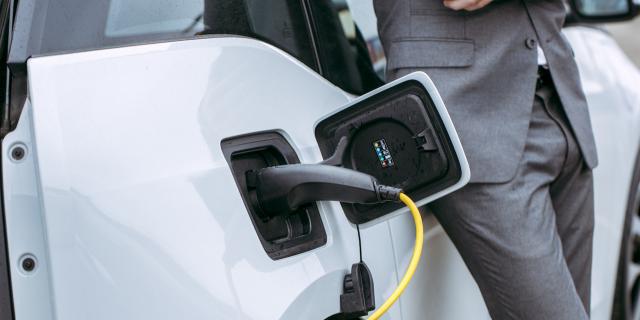 Aide véhicule électrique et hybride : la FAQ