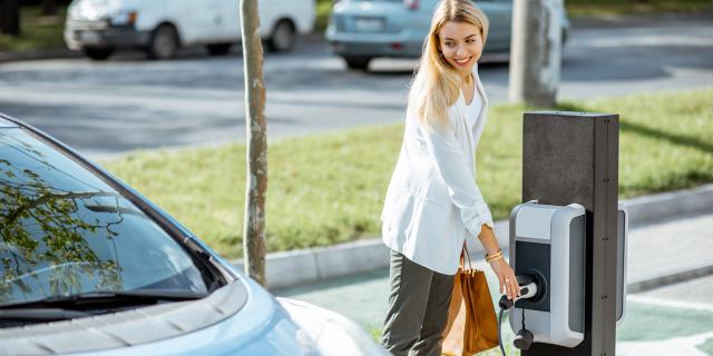 voiture-hybride-electrique-nouvelles-energies-vehicule-pro_0