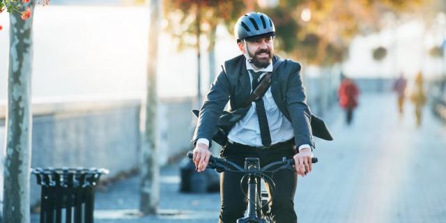 Homme sur vélo