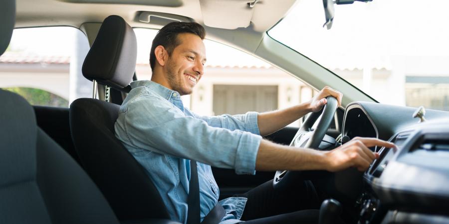 homme voiture LLD 