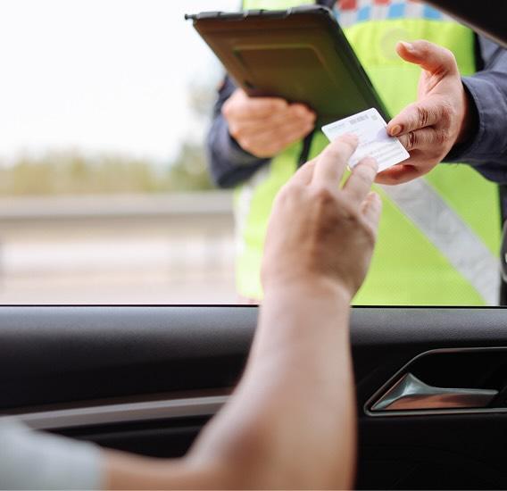 Conducteur recevant une amende
